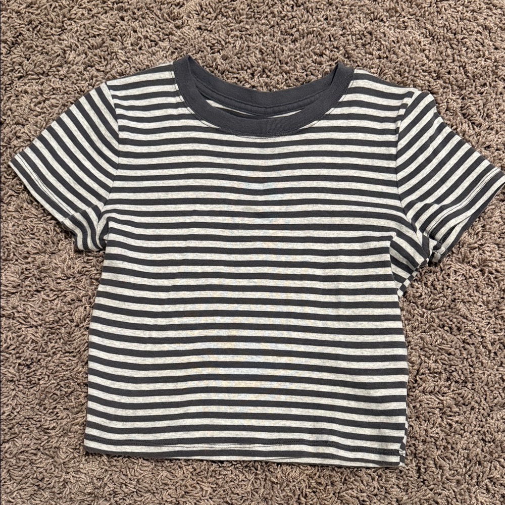 Hollister baby tee